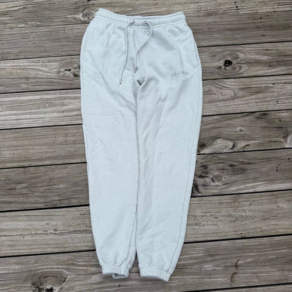 Air Jordan Women’s Wordmark Fleece Athletic Sweatpants